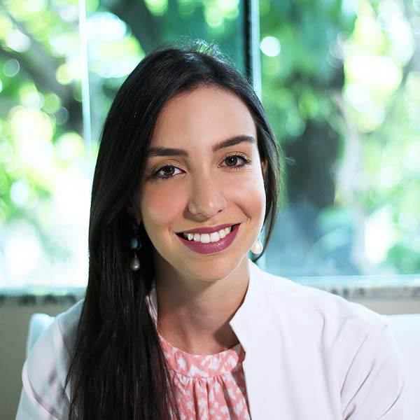 Doutora Tatiana Andrade - Dermatologia